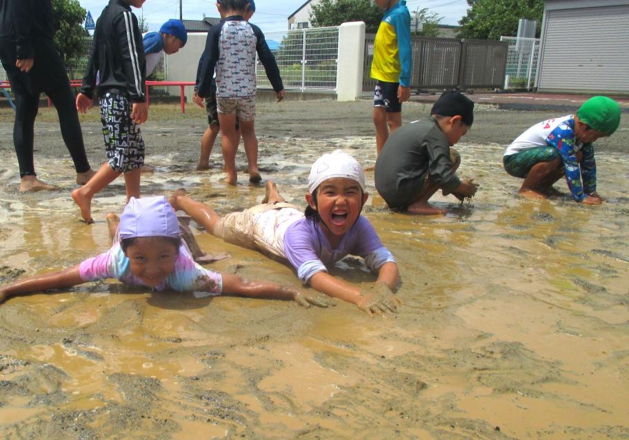 大富幼稚園「どろんこ大好き」