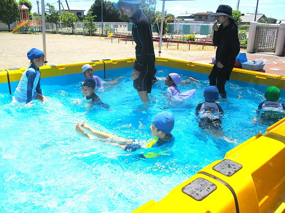 大富幼稚園「プール気持ちいいね」