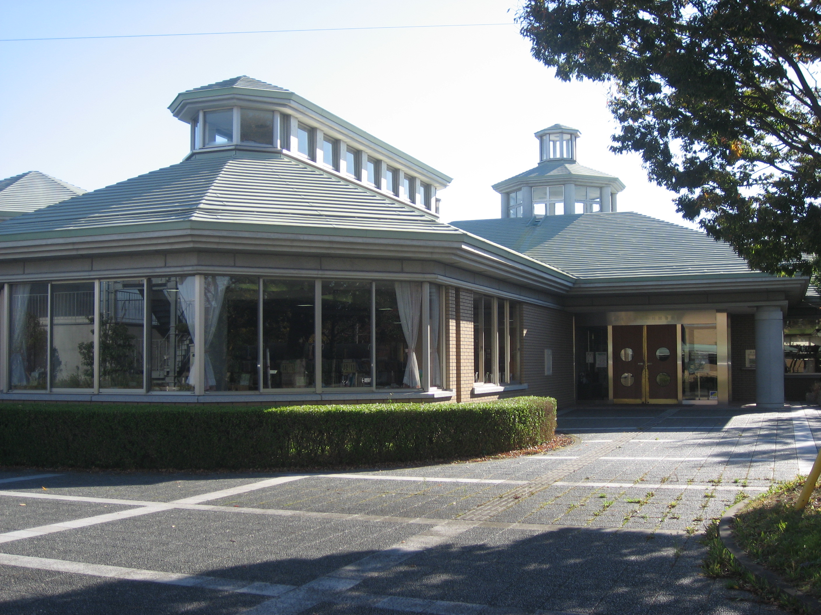 大井川図書館外観