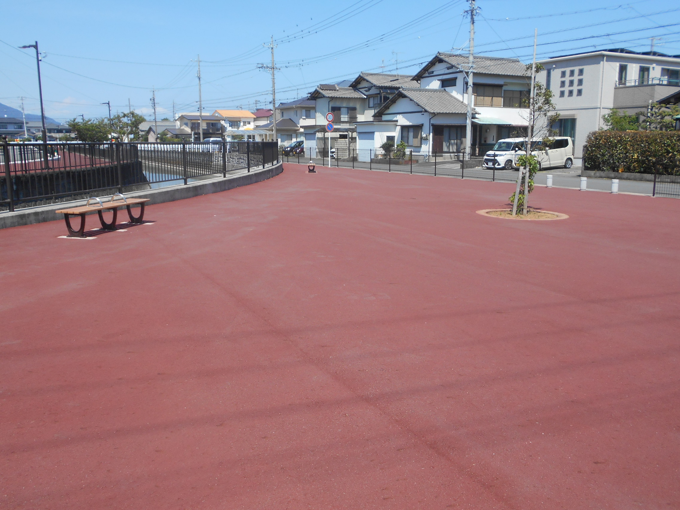 前の川石津緑地