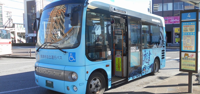 焼津駅前に停車する自主運行バス