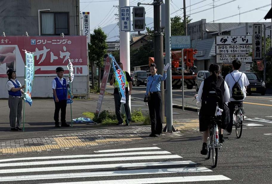街頭立哨および交通指導