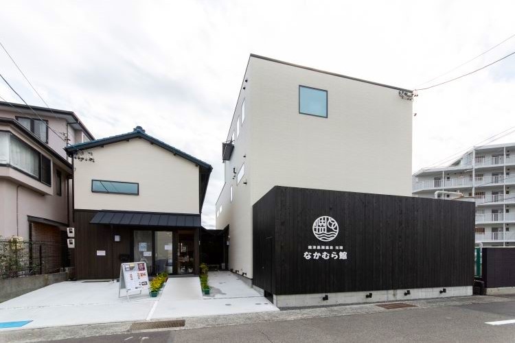 なかむら館