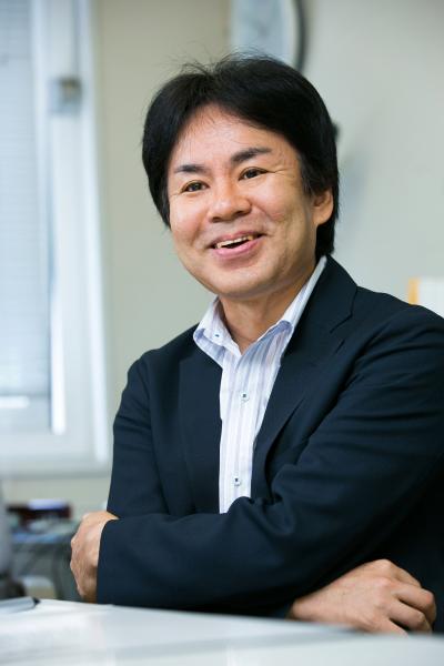 岩﨑教授