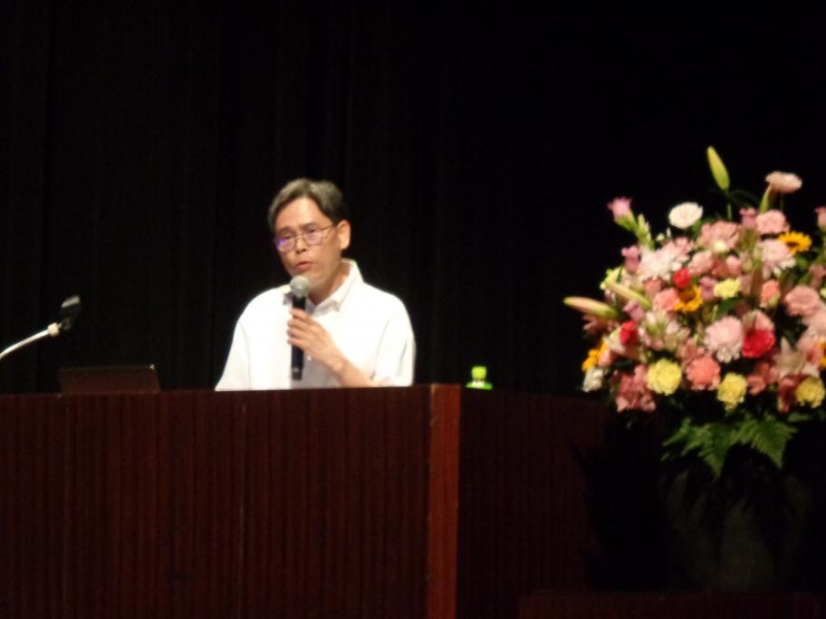 教育研修会講師。加藤弘通氏。
