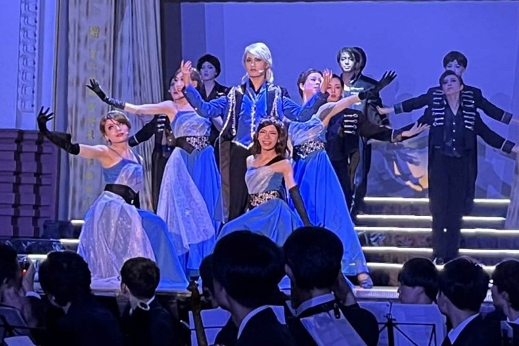 カヅラカタ歌劇団