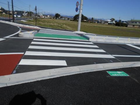 下藤環状交差点横断歩道