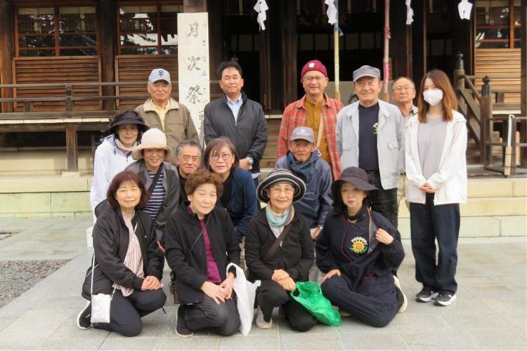 四季悠々会員の焼津神社清掃時の集合写真